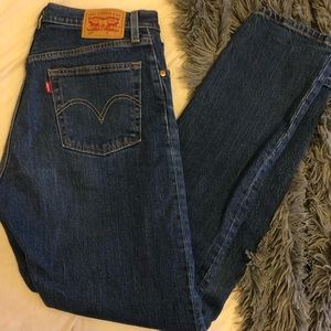 Levi’s boyfriend jeans